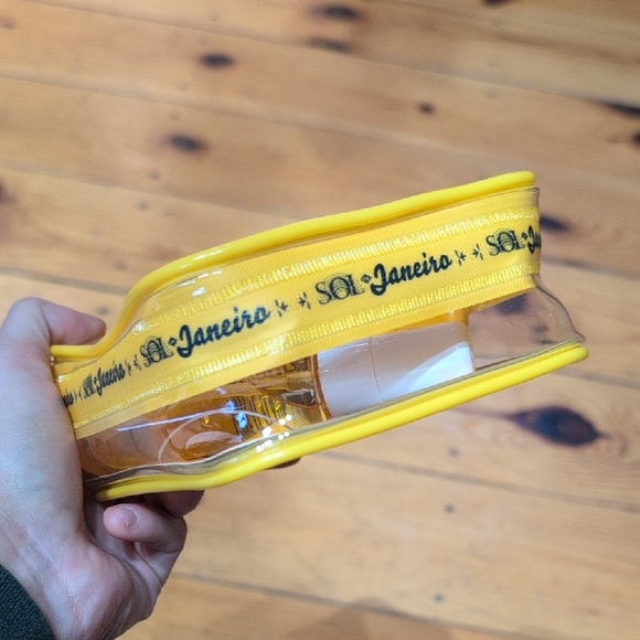 NWT Sol de Janeiro Travel Essentials Jet Set - Picture 4 of 4